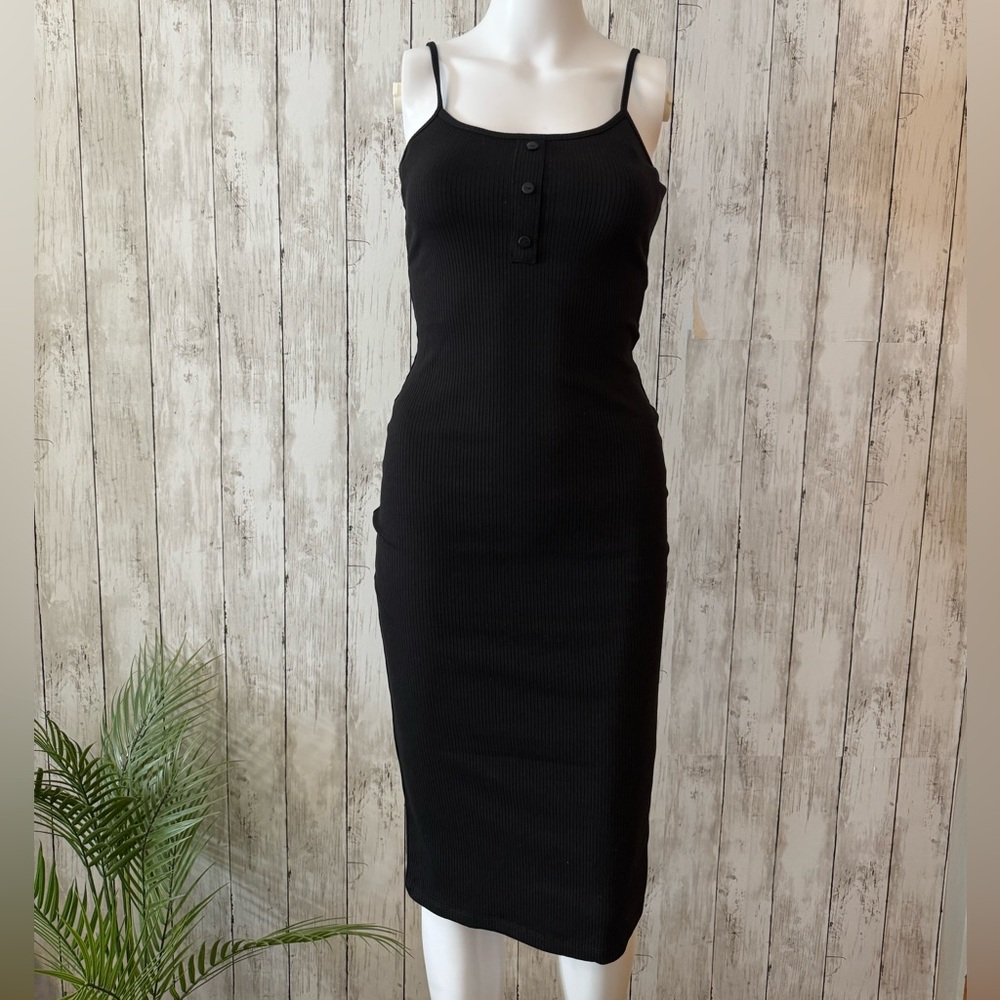 Elegant Black Sleeveless Dress